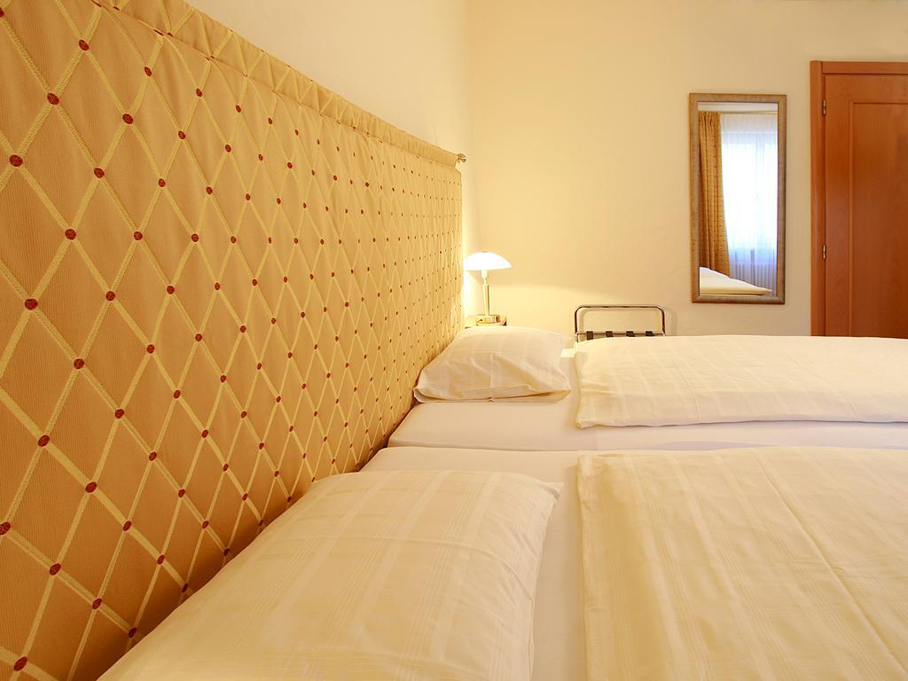 Hotel Garni Golf Ascona Exterior photo