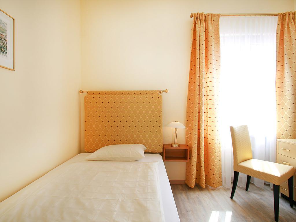 Hotel Garni Golf Ascona Exterior photo